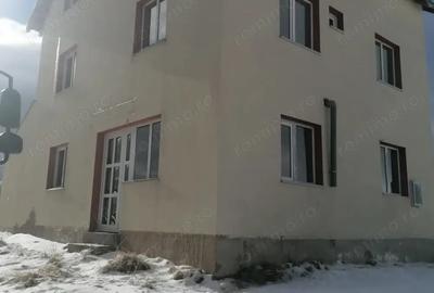 Casă cu 6 camere în Rânca - 7