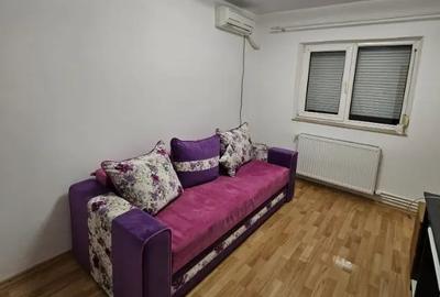 Apartament cu 3 camere decomandat în Poarta 6