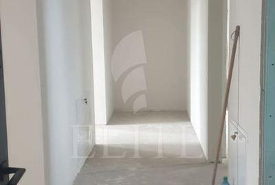 Apartament cu 4 camere în Central - 17