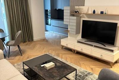 Apartament cu 2 camere semidecomandat, mobilat în Pipera