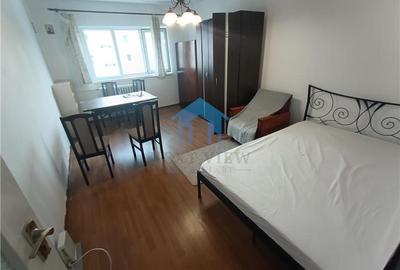 Apartament cu 2 camere decomandat în Zorilor