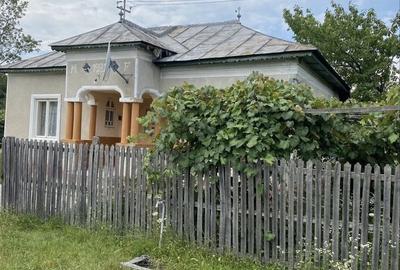 Casă cu 3 camere în Suseni