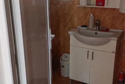 Casă cu 4 camere cu Teren 2600 Mp în Central