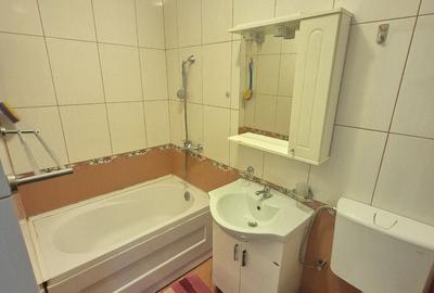 Apartament cu 2 camere decomandat în Spitalul Județean