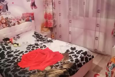 Apartament cu 2 camere decomandat în Tractorul - 3