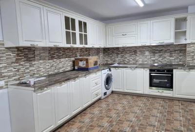 Casă cu 7 camere cu Teren 2252 Mp în Coșula