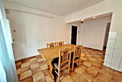 Apartament cu 3 camere decomandat în Narcisa - 9