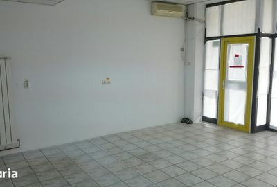 Spațiu comercial, de 70 mp, în Podu Roș