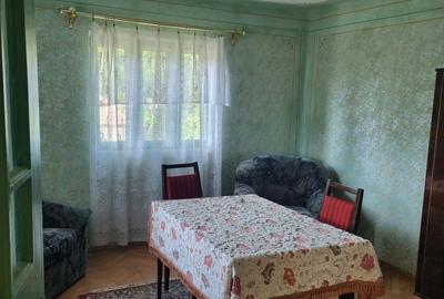 Casă cu 4 camere cu Teren 1500 Mp în Barcanele