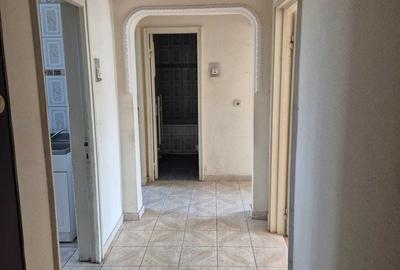 Apartament cu 3 camere decomandat în Mazepa 1