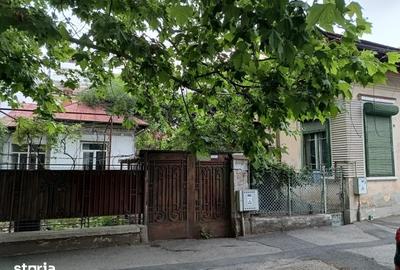 Casă cu 9 camere cu Teren 413 Mp în Parcul Carol