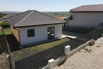 Casă cu 3 camere în Câmpenești - 6