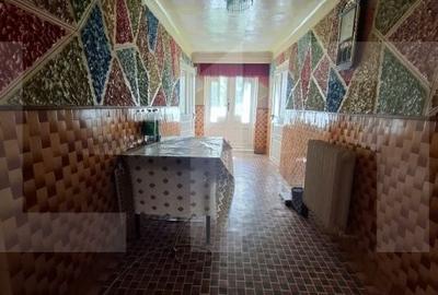 Casă cu 3 camere în Central - 2