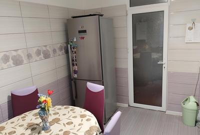 Apartament cu 3 camere decomandat în Berca - 2
