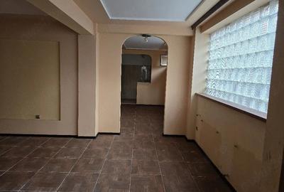 Casă cu Teren 150 Mp în Brătianu