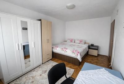 Apartament cu 2 camere semidecomandat, mobilat în Lipovei