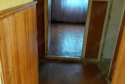 Apartament cu 3 camere decomandat în Traian