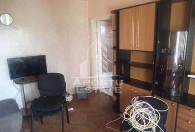 Apartament cu 4 camere semidecomandat în Dâmbovița - 2