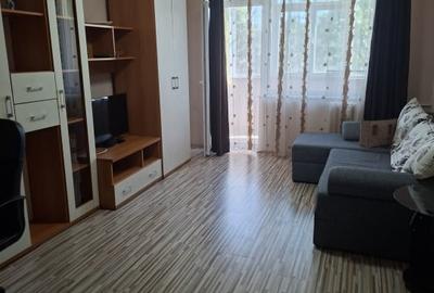 Apartament cu 3 camere decomandat, mobilat în Central
