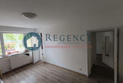 Apartament cu 3 camere semidecomandat în Constructorilor - 3