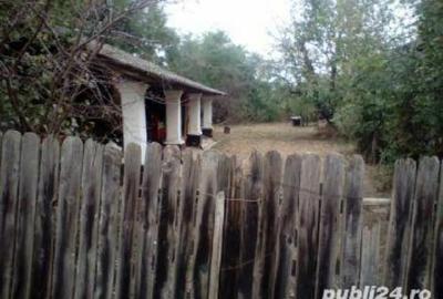 Casă cu Teren 2100 Mp în Herăști - 1