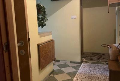 Apartament cu 3 camere semidecomandat în Exterior Vest
