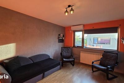 Casă cu 4 camere cu Teren 187 Mp în 1 Decembrie