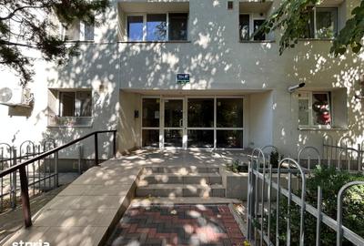 Apartament cu 2 camere decomandat în Titan