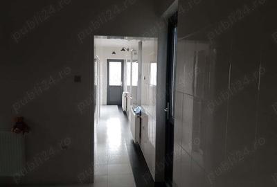 Casă cu 6 camere cu Teren 3500 Mp în Cireșu - 9