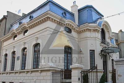 Casă individuală cu 11 camere cu Canalizare în Capitale - 1