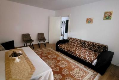 Apartament cu 2 camere semidecomandat în Podu Roș