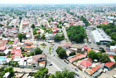 Casă individuală cu 7 camere cu Canalizare în Pieptănari - 60