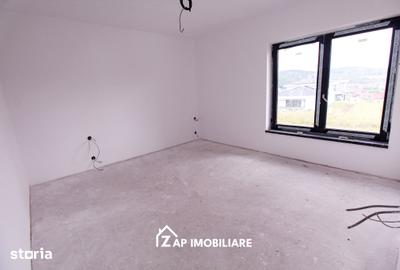 Casă cu 5 camere cu Teren 490 Mp în Corunca