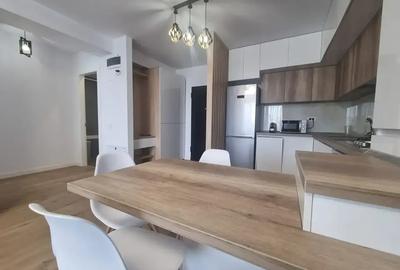 Apartament cu 2 camere semidecomandat, mobilat în Regie