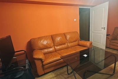Apartament cu 3 camere semidecomandat în Dristor