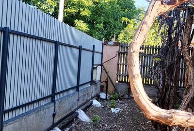Casă cu 3 camere cu Teren 460 Mp în Central