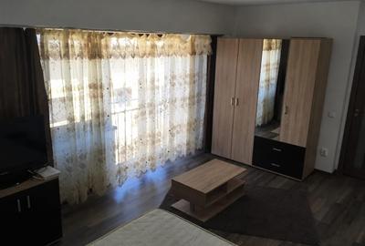 Garsonieră decomandată în Podu Roș