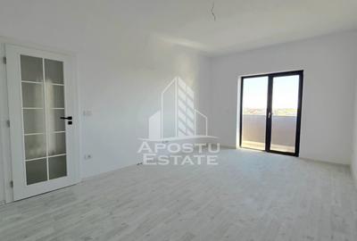 Apartament cu 3 camere decomandat în Giroc