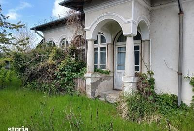 Casă cu 3 camere cu Teren 36 Mp în Central - 1