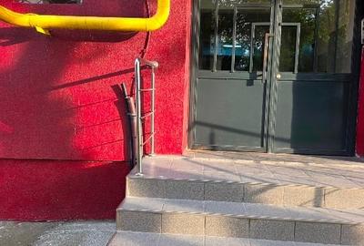 Apartament cu 3 camere decomandat în Casa de Cultură - 1