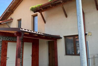 Casă cu 3 camere cu Teren 168 Mp în Sânpetru