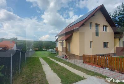 Casă cu 4 camere cu Teren 500 Mp în Central - 2