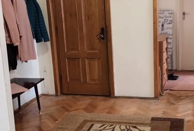 Apartament cu 2 camere decomandat, mobilat în Dâmbu Pietros