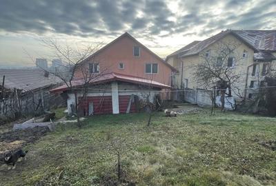 Casă cu 2 camere cu Teren 1200 Mp în Central