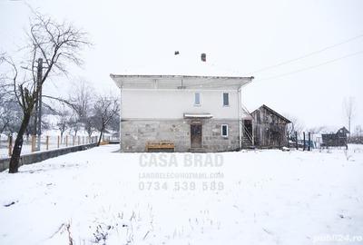 Casă cu 5 camere cu Teren 1373 Mp în Brad - 2