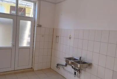 Spațiu comercial, de 40 mp, în Central - 1