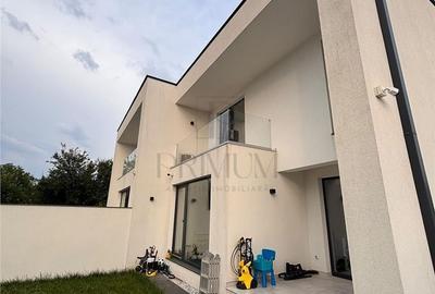Casă cu 4 camere în Moșnița Nouă