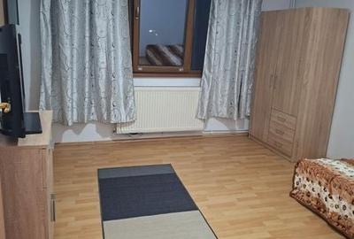 Apartament cu 2 camere decomandat în Nicolina