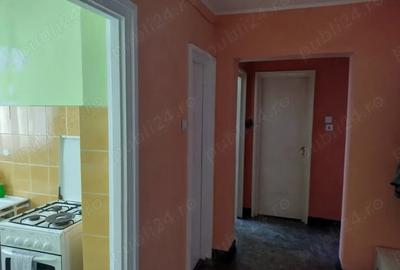 Apartament cu 4 camere decomandat în Săsar