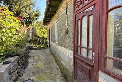 Casă cu 3 camere cu Teren 800 Mp în Bozioru
